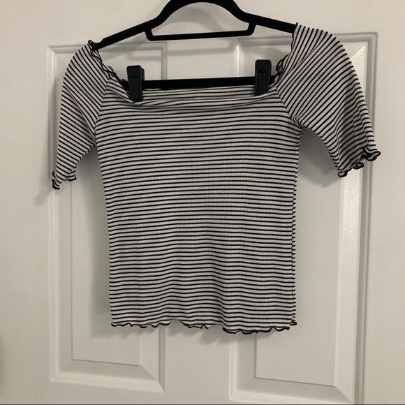 Caution to the Wind Off the Shoulder Top - Picture 1 of 3